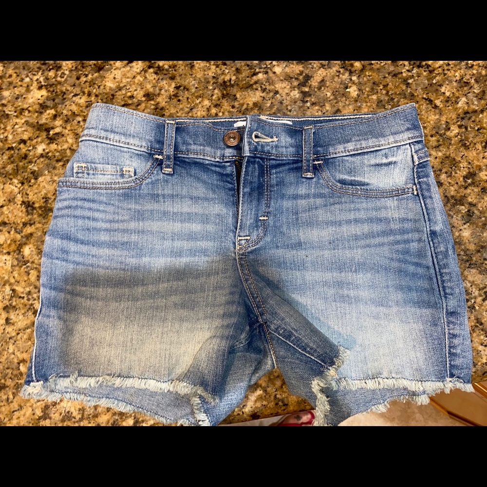 Averycromboe and Fitch shorts